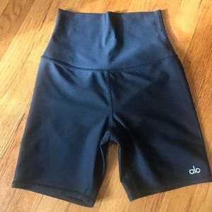 Alo Yoga- Extreme High-waist Airlift Biker Shorts
